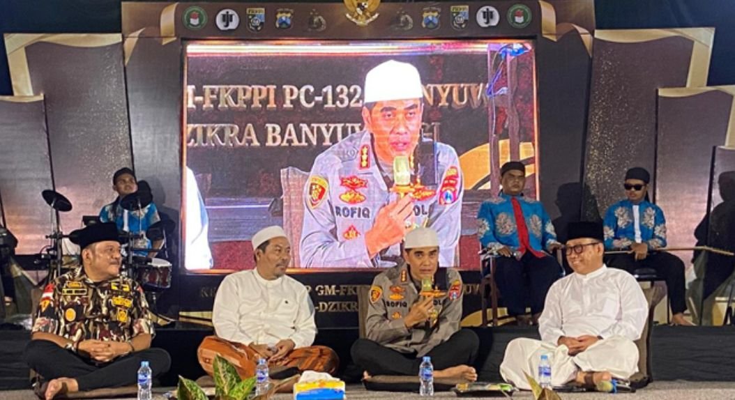 Halo Dunia News : Blogger Polri : Merdunya Suara Kapolresta Banyuwangi Nembang Tradisional Campursari – TIMES Banyuwangi